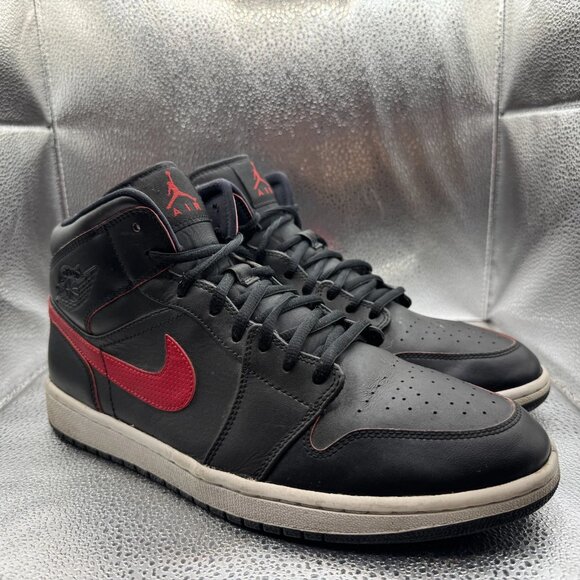 Size 11 Nike Air Jordan 1 Retro Mid Black Red Bred Mens Sneaker Shoes 554724-009